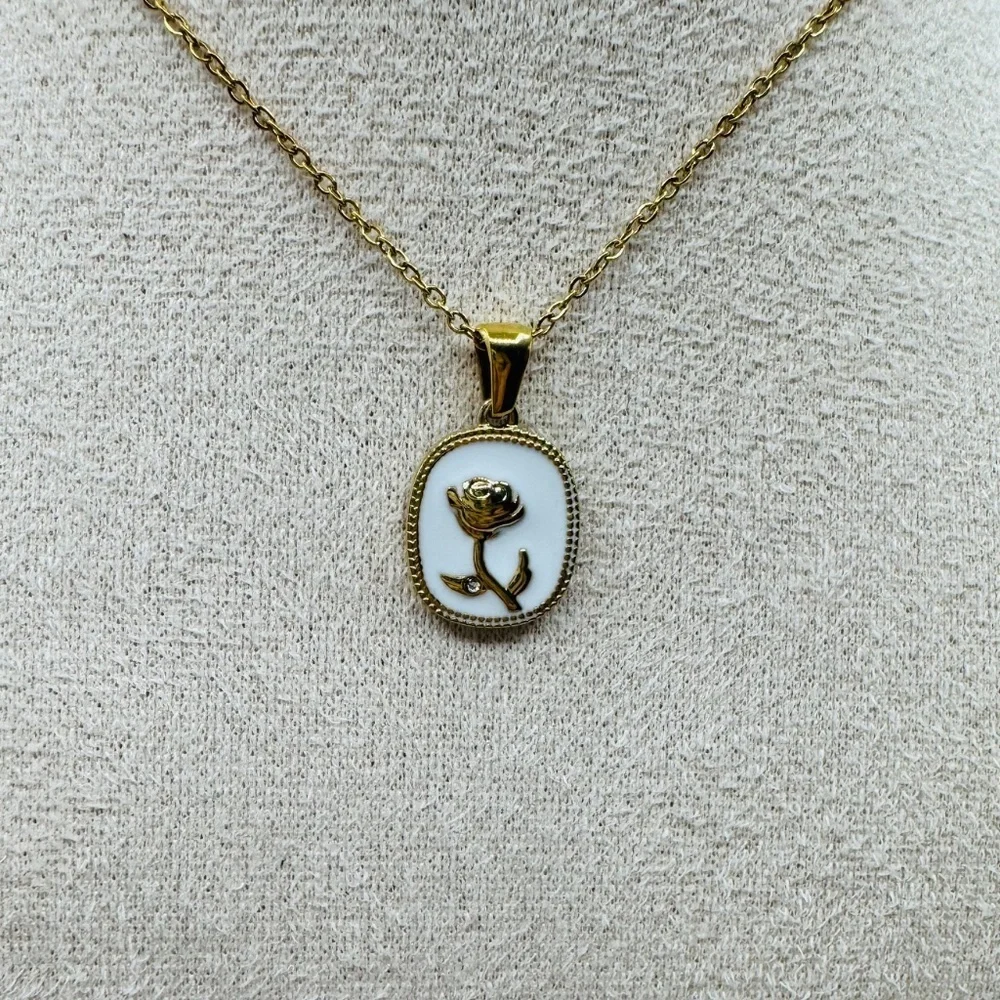 The Rose Pendant Necklace